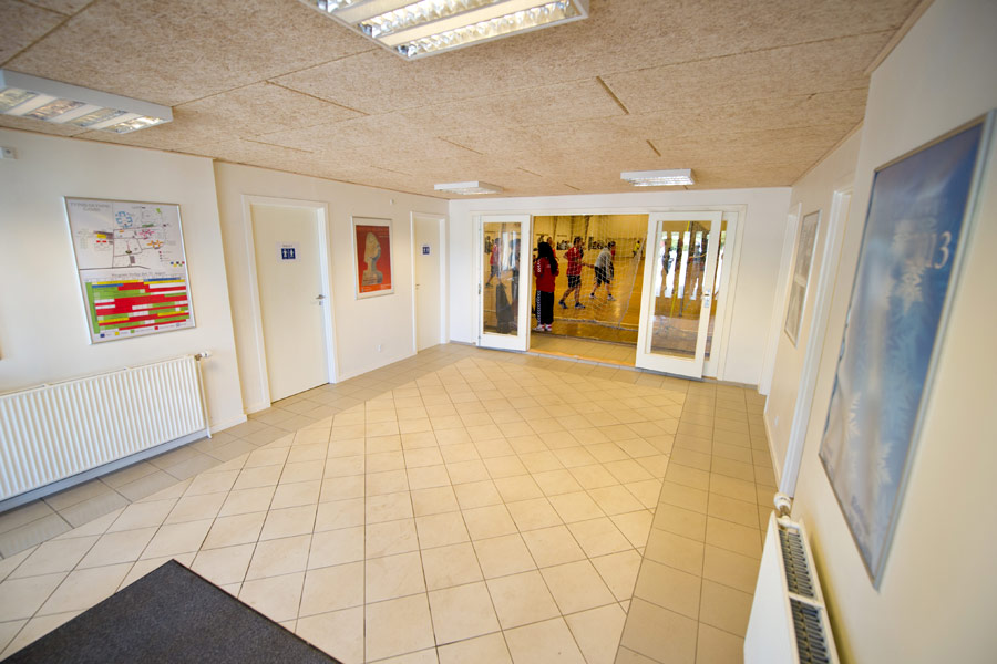 Indgang til sportshal